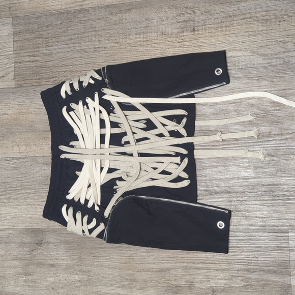 Amazing Sneaker Lace Bondage Skirt - Picture 5 of 8